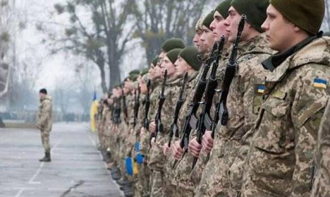  В Украине хотят отменить обязательный военный призыв фото