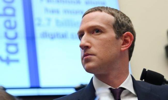  Падение акций Facebook и ремонт серверов вручную: чем закончился глобальный сбой соцсетей  фото
