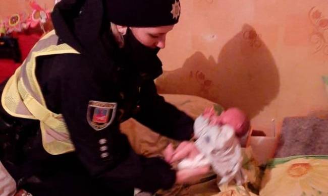 Пьяная мать заснула на младенце в Черкассах: ребенок в больнице фото