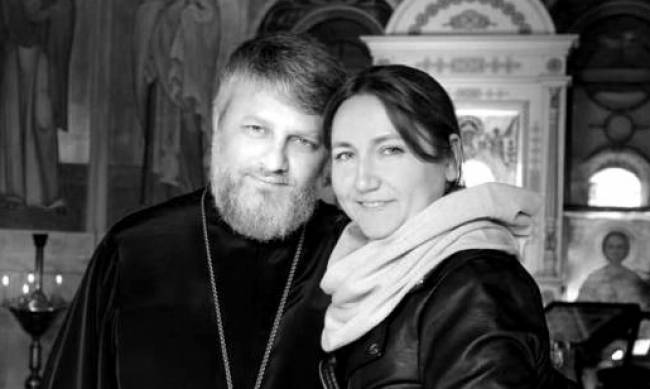  В Киеве дерево убило молодую жену священника Марию, маму четверых детей  фото