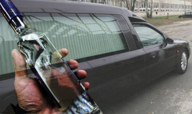 Pijany Ukrainiec ukradł karawan z firmy pogrzebowej i jeździł nim po Warszawie фото