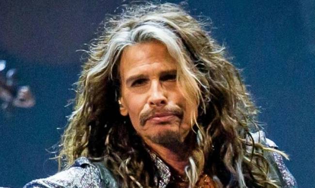 Wokalista Aerosmith, Steven Tyler, został oskarżony o napaść seksualną na nieletnią фото