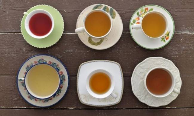 Z którego kubka do picia herbata jest najsmaczniejsza: wybieramy najlepsze naczynia pod względem kształtu, objętości i materiału фото