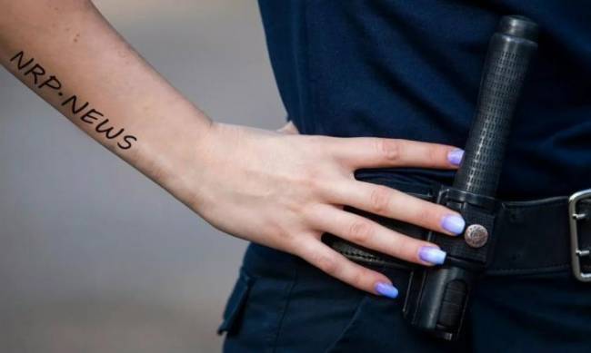 Polscy policjanci będą mogli malować paznokcie, nie ukrywać tatuaży, nosić długich włosów i biżuterii фото