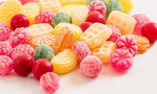 Pięć słodyczy, które nie popsują sylwetki: lepsze niż cukierki фото