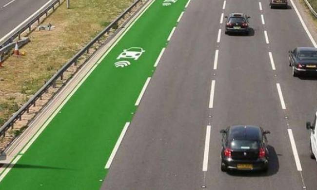 Szwecja zbuduje pierwszą na świecie autostradę elektryczną, która będzie ładować pojazdy elektryczne w ruchu фото