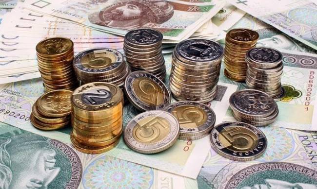 Średnia miesięczna pensja w Polsce to ponad 7 tysięcy złotych - statystyki фото