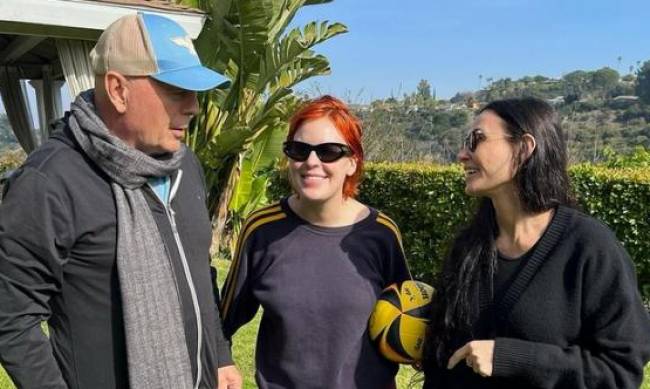 Demi Moore ponownie połączyła siły z ciężko chorym Brucem Willisem ze względu na córkę фото