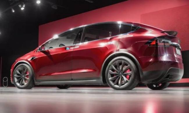 Co zrobić, gdy zepsuje się Tesla? Praktyczny poradnik dla właścicieli samochodów elektrycznych фото